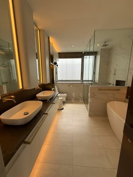 Hilltops, 99 Cairnhill Circle, 5 Bedrooms, 2,874 sqft, Condominium For Sale, by Michele Cabasug, 500106253 - Bathroom - PropertyGuru.com.sg