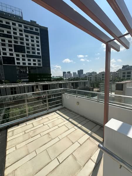 The Vision, 61 West Coast Crescent, 4 Bedrooms, 4,941 sqft, Condominium For Sale, by MH Goh, 500106293 - Balcony - PropertyGuru.com.sg