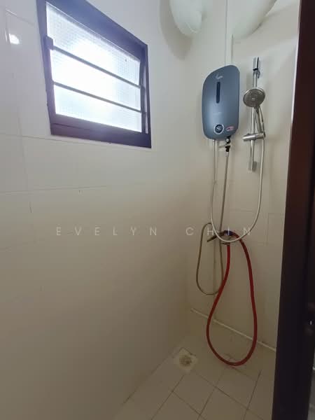 632 Woodlands Ring Road, 632 Woodlands Ring Road, 3 Bedrooms, 1,087 sqft, HDB Flat For Rent, by Evelyn Chin, 500106342 - Bathroom - PropertyGuru.com.sg