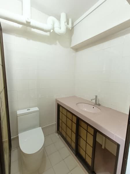 632 Woodlands Ring Road, 632 Woodlands Ring Road, 3 Bedrooms, 1,087 sqft, HDB Flat For Rent, by Evelyn Chin, 500106342 - Bathroom - PropertyGuru.com.sg