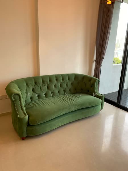 The Crest, 105 Prince Charles Crescent, 2 Bedrooms, 775 sqft, Condominium For Rent, by Kelvin Lim, 500106356 - Living Room - PropertyGuru.com.sg