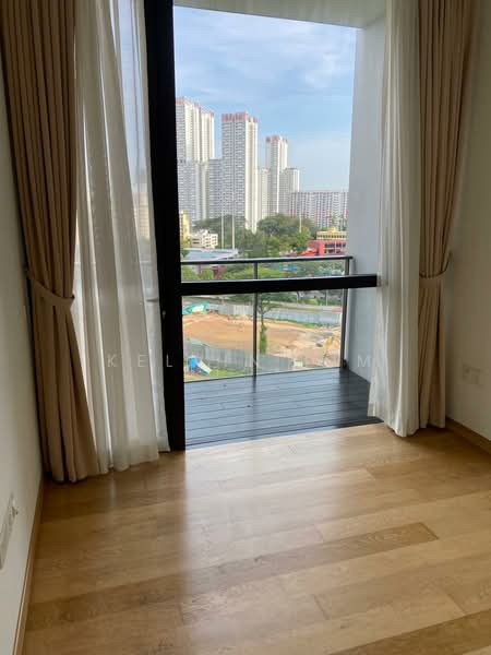 The Crest, 105 Prince Charles Crescent, 2 Bedrooms, 775 sqft, Condominium For Rent, by Kelvin Lim, 500106356 - Balcony - PropertyGuru.com.sg