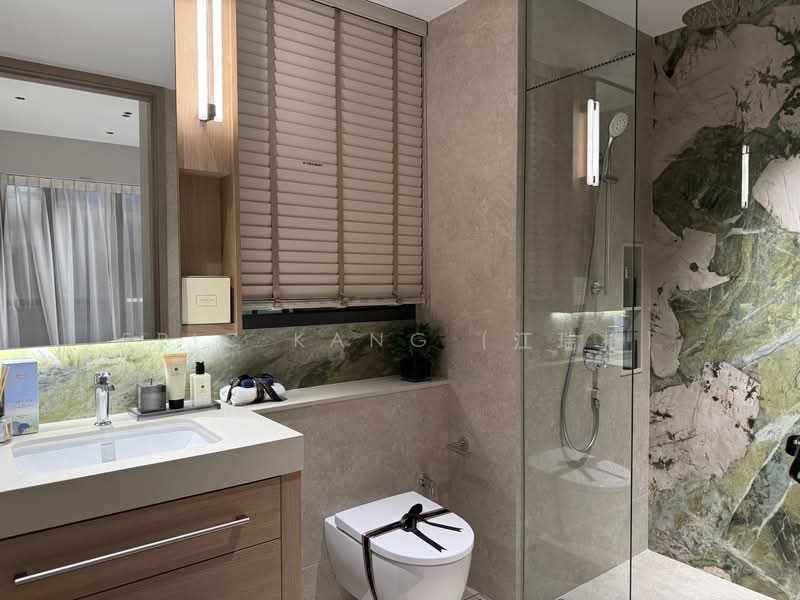 Vela Bay, Bayshore Road, 2 Bedrooms, 592 sqft, Condominium For Sale, by Eric KANG (江瑞裕), 500106357 - Bathroom - PropertyGuru.com.sg