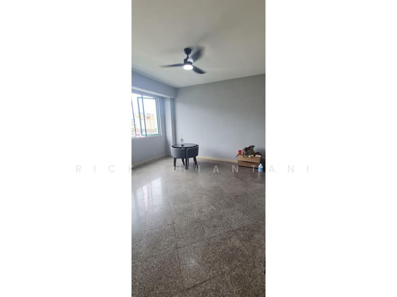 Wing Fong Court, 10 Lorong 14 Geylang, 3 Bedrooms, 947 sqft, Condominium For Sale, by Rick Khiantani, 500106365 - Living Room - PropertyGuru.com.sg