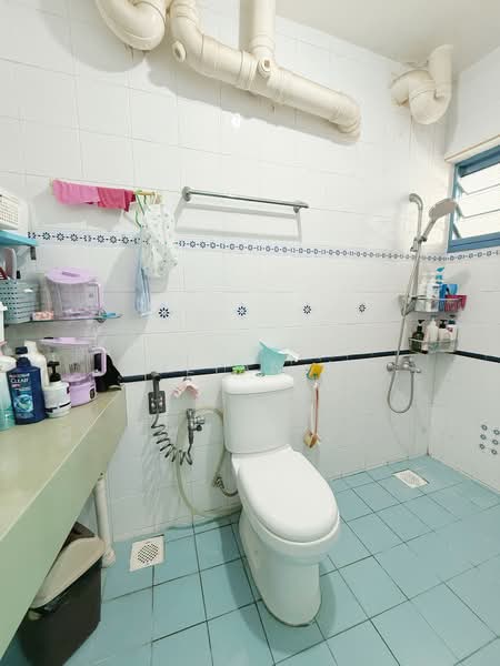 468C Admiralty Drive, 468C Admiralty Drive, 4 Bedrooms, 1,475 sqft, HDB Flat For Sale, by Julian Li, 500106393 - Bathroom - PropertyGuru.com.sg