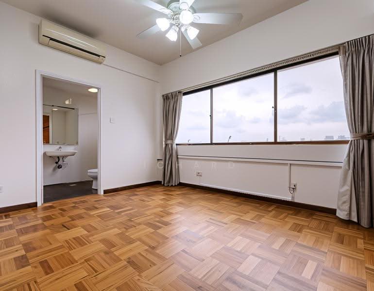 The Cairnhill, 4 Cairnhill Rise, Orchard / River Valley, 4 Bedrooms, 2,809 sqft, Condominium For Rent, by Richard Then, 500106408 - Bathroom - PropertyGuru.com.sg