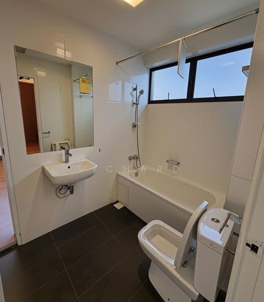 The Cairnhill, 4 Cairnhill Rise, Orchard / River Valley, 4 Bedrooms, 2,809 sqft, Condominium For Rent, by Richard Then, 500106408 - Bathroom - PropertyGuru.com.sg