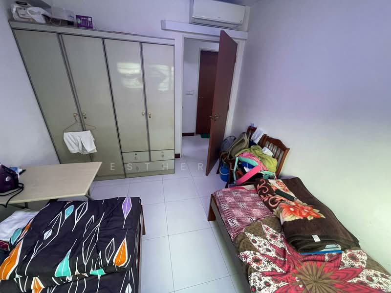 336A Yishun Street 31, 336A Yishun Street 31, 3 Bedrooms, 990 sqft, HDB Flat For Sale, by Esther Lim, 500106410 - Bedroom - PropertyGuru.com.sg