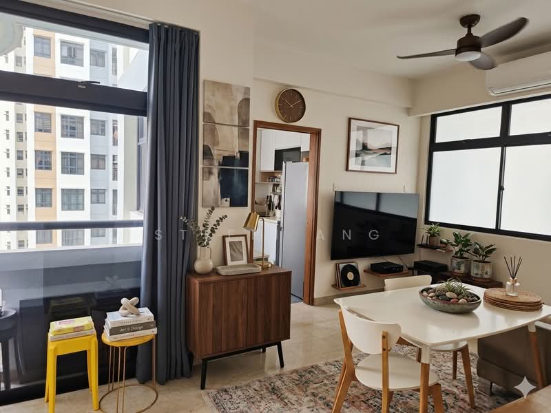 Mandarin Gardens, 5 Siglap Road, 2 Bedrooms, 829 sqft, Condominium For Sale, by Steffi Ang, 500106421 - Living Room - PropertyGuru.com.sg