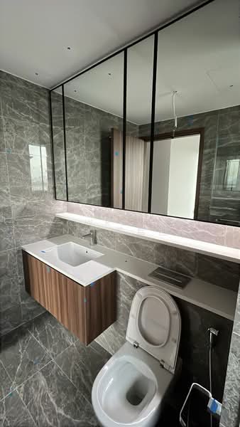 Lentor Modern, Lentor Central, 3 Bedrooms, 980 sqft, Condominium For Rent, by Lawrence Ng 黄启恒, 500106424 - Bathroom - PropertyGuru.com.sg