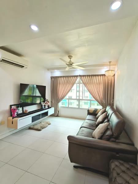 315C Yishun Greenwalk, 315C Yishun Avenue 9, 3 Bedrooms, 990 sqft, HDB Flat For Sale, by Derrick Dang, 500106434 - Living Room - PropertyGuru.com.sg