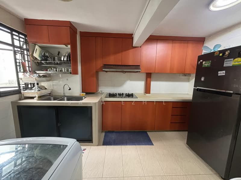 215 Boon Lay Place, 215 Boon Lay Place, 3 Bedrooms, 709 sqft, HDB Flat For Sale, by Jaya Ezhil, 500106436 - Kitchen - PropertyGuru.com.sg