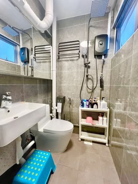 54 Pipit Road, 54 Pipit Road, 3 Bedrooms, 1,012 sqft, HDB Flat For Rent, by Jerome Kuan, 500106450 - Bathroom - PropertyGuru.com.sg