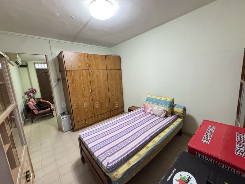 603 Hougang Avenue 4, 603 Hougang Avenue 4, 3 Bedrooms, 904 sqft, HDB Flat For Sale, by Debbie Hoon, 500106457 - Bedroom - PropertyGuru.com.sg