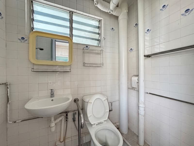 603 Hougang Avenue 4, 603 Hougang Avenue 4, 3 Bedrooms, 904 sqft, HDB Flat For Sale, by Debbie Hoon, 500106457 - Bathroom - PropertyGuru.com.sg