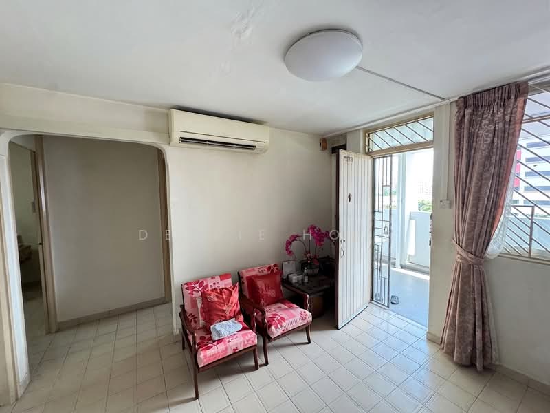 603 Hougang Avenue 4, 603 Hougang Avenue 4, 3 Bedrooms, 904 sqft, HDB Flat For Sale, by Debbie Hoon, 500106457 - Living Room - PropertyGuru.com.sg