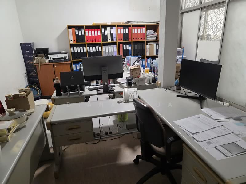 Jalan lengkok sembawang, Jln lengkok sembawang, 4 Bedrooms, 2,700 sqft, Semi-Detached House For Sale, by Diana Chua, 500106475 - Study - PropertyGuru.com.sg