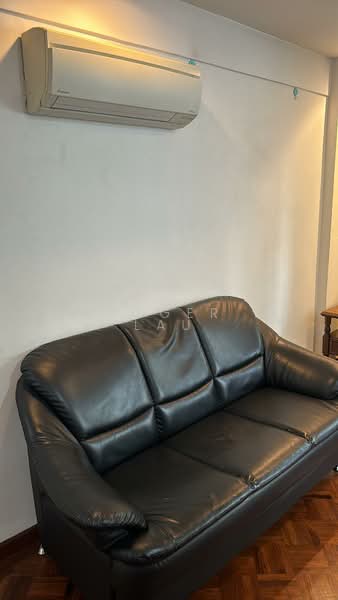 2 Lorong Lew Lian, 2 Lorong Lew Lian, Room Rental, 120 sqft, HDB Flat For Rent, by Roger Lau, 500106476 - Living Room - PropertyGuru.com.sg