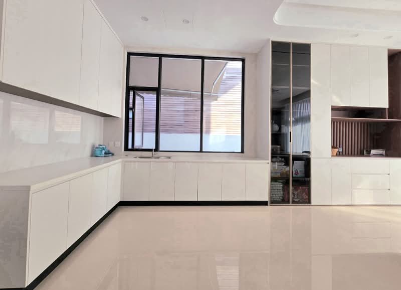 Sentosa Cove, 8 Treasure Island, 6 Bedrooms, 7,108 sqft, Detached House For Sale, by Cheryl Teh, 500106484 - Kitchen - PropertyGuru.com.sg