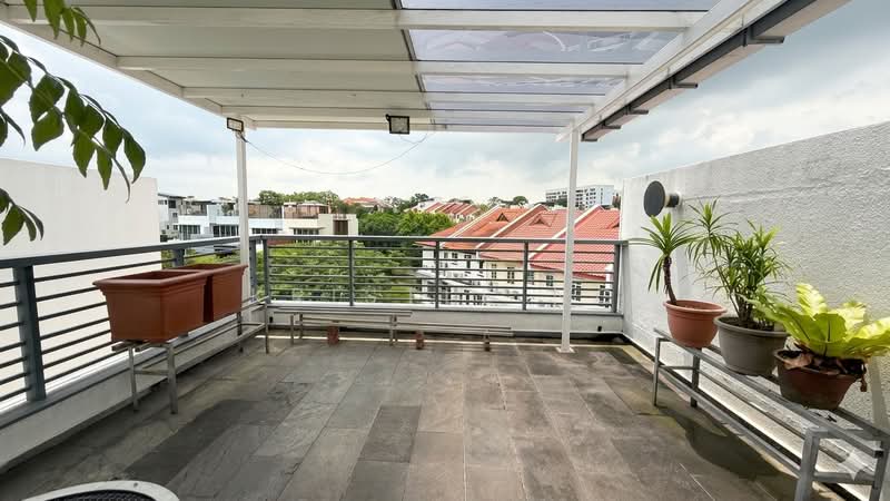 PrestigeHomes - 3.5 Storey Renovated Inter with 5 Ensuite Br @ Mimosa, Mimosa / Saraca / Nim / Begonia / Seletar Hills, 5 Bedrooms, 3,337 sqft, Terraced House For Sale, by Kristle Ng, 500106492 - Roof Terrace - PropertyGuru.com.sg