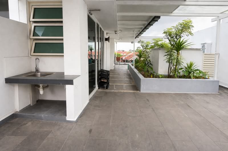 PrestigeHomes - 3.5 Storey Renovated Inter with 5 Ensuite Br @ Mimosa, Mimosa / Saraca / Nim / Begonia / Seletar Hills, 5 Bedrooms, 3,337 sqft, Terraced House For Sale, by Kristle Ng, 500106492 - Roof Terrace - PropertyGuru.com.sg