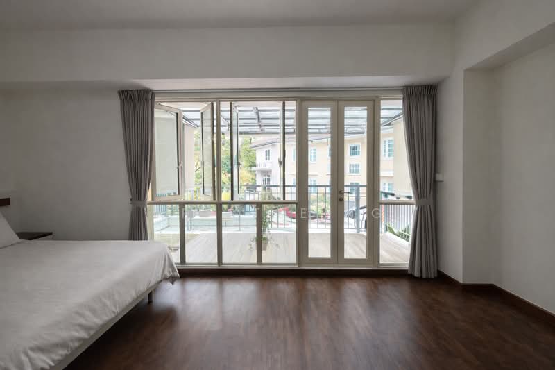 PrestigeHomes - 3.5 Storey Renovated Inter with 5 Ensuite Br @ Mimosa, Mimosa / Saraca / Nim / Begonia / Seletar Hills, 5 Bedrooms, 3,337 sqft, Terraced House For Sale, by Kristle Ng, 500106492 - Master Bedroom with Balcony - PropertyGuru.com.sg
