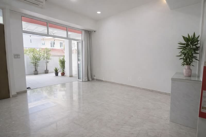 PrestigeHomes - 3.5 Storey Renovated Inter with 5 Ensuite Br @ Mimosa, Mimosa / Saraca / Nim / Begonia / Seletar Hills, 5 Bedrooms, 3,337 sqft, Terraced House For Sale, by Kristle Ng, 500106492 - Living Room - PropertyGuru.com.sg