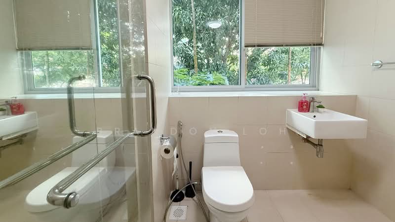 The Stellar, 6 West Coast Road, Room Rental, 150 sqft, Condominium For Rent, by Brandon Loh, 500106511 - Bathroom - PropertyGuru.com.sg