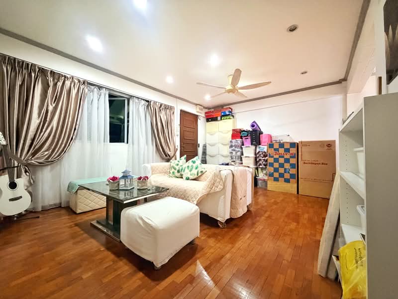 342 Bukit Batok Street 34, 342 Bukit Batok Street 34, 3 Bedrooms, 957 sqft, HDB Flat For Sale, by Liew Derrick, 500106517 - Living Room - PropertyGuru.com.sg