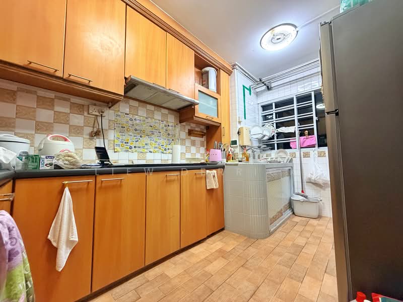 342 Bukit Batok Street 34, 342 Bukit Batok Street 34, 3 Bedrooms, 957 sqft, HDB Flat For Sale, by Liew Derrick, 500106517 - Kitchen - PropertyGuru.com.sg