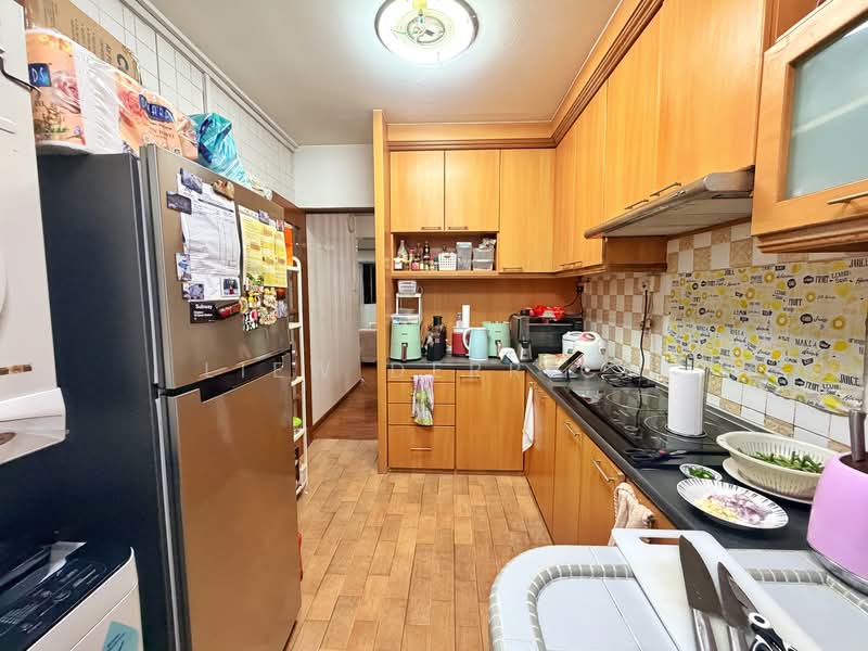 342 Bukit Batok Street 34, 342 Bukit Batok Street 34, 3 Bedrooms, 957 sqft, HDB Flat For Sale, by Liew Derrick, 500106517 - Kitchen - PropertyGuru.com.sg