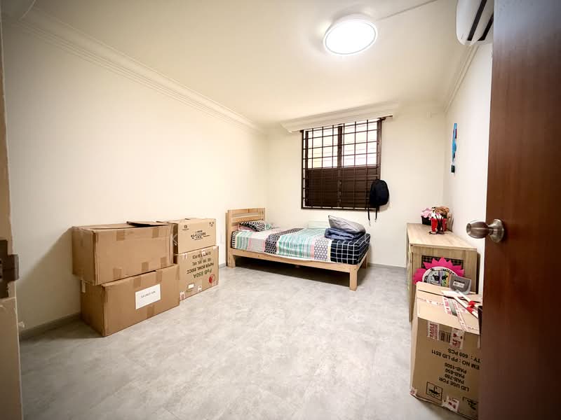 57 Lorong 5 Toa Payoh, 57 Lorong 5 Toa Payoh, 2 Bedrooms, 657 sqft, HDB Flat For Sale, by Kelvin Su, 500106526 - Bedroom - PropertyGuru.com.sg