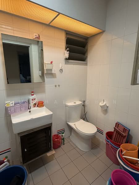 227A Sumang Lane, 227A Sumang Lane, 4 Bedrooms, 1,227 sqft, HDB Flat For Sale, by Michael Chan, 500106530 - Bathroom - PropertyGuru.com.sg