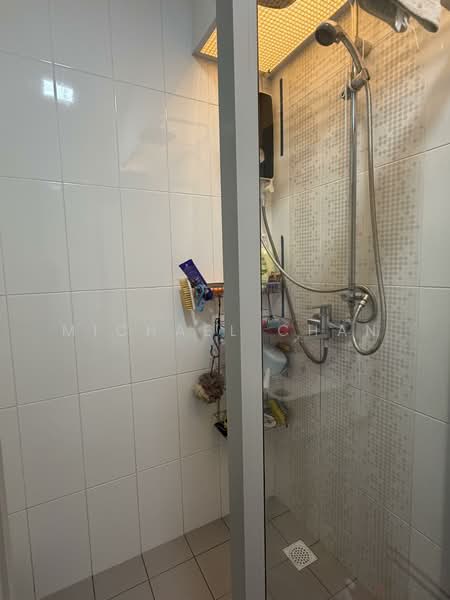 227A Sumang Lane, 227A Sumang Lane, 4 Bedrooms, 1,227 sqft, HDB Flat For Sale, by Michael Chan, 500106530 - Bathroom - PropertyGuru.com.sg