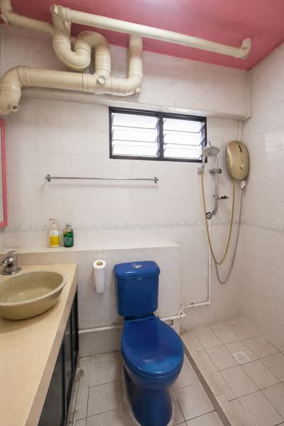 670A Choa Chu Kang Crescent, 670A Choa Chu Kang Crescent, 3 Bedrooms, 1,108 sqft, HDB Flat For Sale, by Johnson Lim, 500106535 - Bathroom - PropertyGuru.com.sg