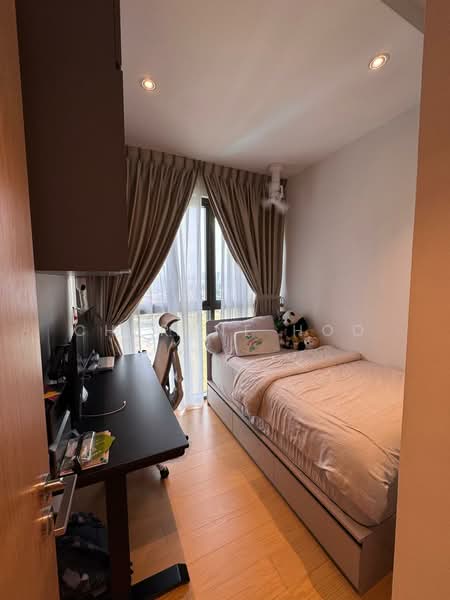 Midwood, 10 Hillview Rise, 4 Bedrooms, 1,249 sqft, Condominium For Sale, by Cheryne Hoo, 500106539 - Bedroom - PropertyGuru.com.sg