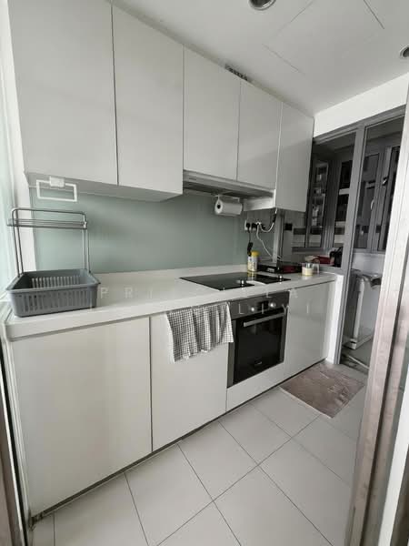 Centro Residences, 59 Ang Mo Kio Avenue 8, 3 Bedrooms, 1,561 sqft, Condominium For Rent, by PRISCILLA LEONG LIYI, 500106540 - Kitchen - PropertyGuru.com.sg
