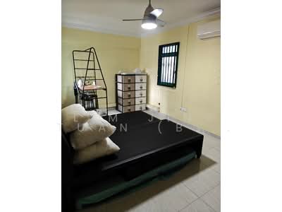 For Rent - 354A Admiralty Drive