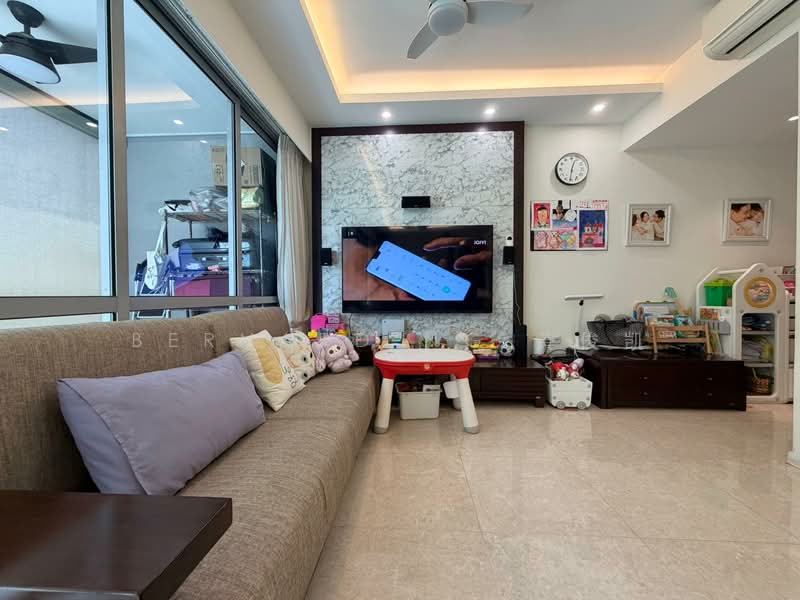 The Santorini, 29 Tampines Street 86, 3 Bedrooms, 1,119 sqft, Condominium For Rent, by Bernard Ng 黄俊凯, 500106559 - Living Room - PropertyGuru.com.sg