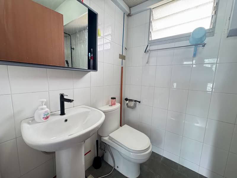 622C Punggol Central, 622C Punggol Central, 3 Bedrooms, 743 sqft, HDB Flat For Sale, by Sofia Koh, 500106562 - Bathroom - PropertyGuru.com.sg