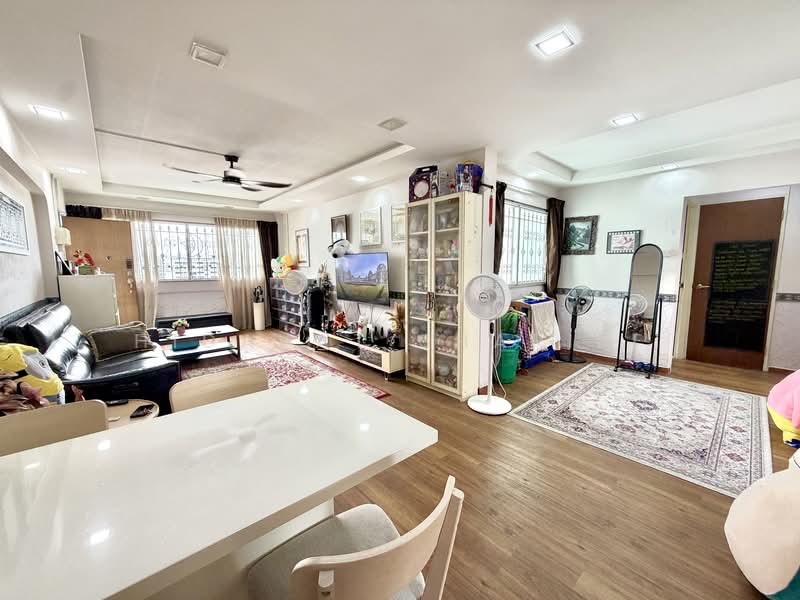 362 Yishun Ring Road, 362 Yishun Ring Road, 3 Bedrooms, 1,130 sqft, HDB Flat For Sale, by Hidayat Shariff, 500106563 - Living Room - PropertyGuru.com.sg