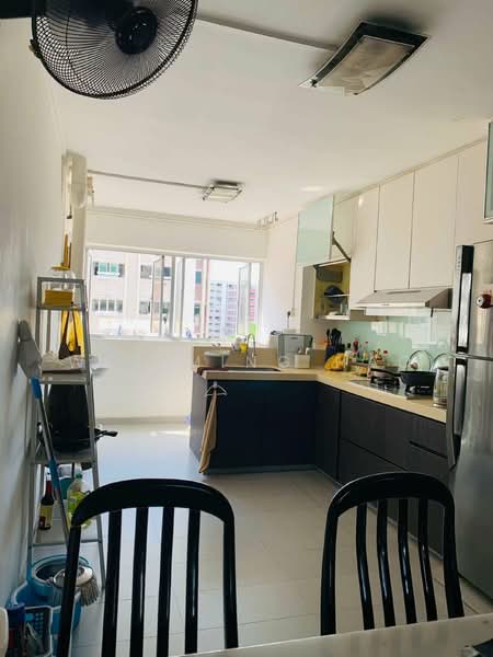 129 Bedok North Street 2, 129 Bedok North Street 2, 2 Bedrooms, 721 sqft, HDB Flat For Rent, by Wee Ming Hao, 500106568 - Kitchen - PropertyGuru.com.sg