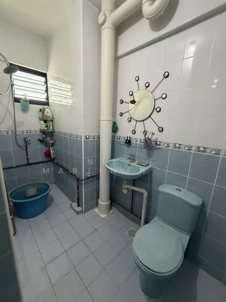 724 Yishun Street 71, 724 Yishun Street 71, 3 Bedrooms, 1,570 sqft, HDB Flat For Sale, by Nina Marjinah Sairi, 500106572 - Bathroom - PropertyGuru.com.sg