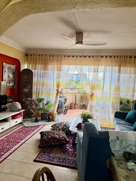 724 Yishun Street 71, 724 Yishun Street 71, 3 Bedrooms, 1,570 sqft, HDB Flat For Sale, by Nina Marjinah Sairi, 500106572 - Living Room - PropertyGuru.com.sg