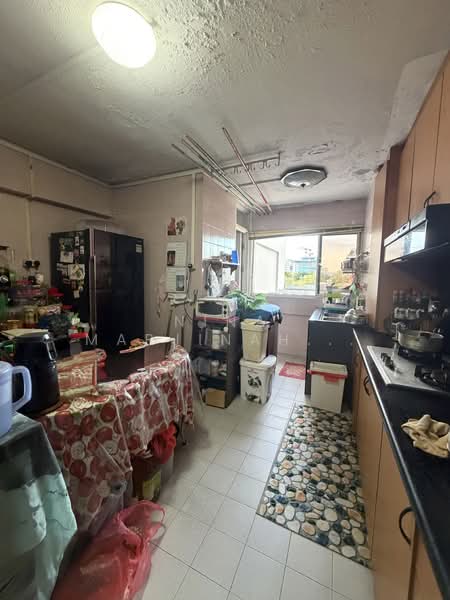 724 Yishun Street 71, 724 Yishun Street 71, 3 Bedrooms, 1,570 sqft, HDB Flat For Sale, by Nina Marjinah Sairi, 500106572 - Kitchen - PropertyGuru.com.sg