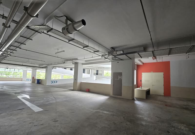 Woodlands 11, 11 Woodlands Close, 1,830 sqft, Light Industrial (B1) For Sale, by K L Goh, 500106585 - Car Park - CommercialGuru.com.sg