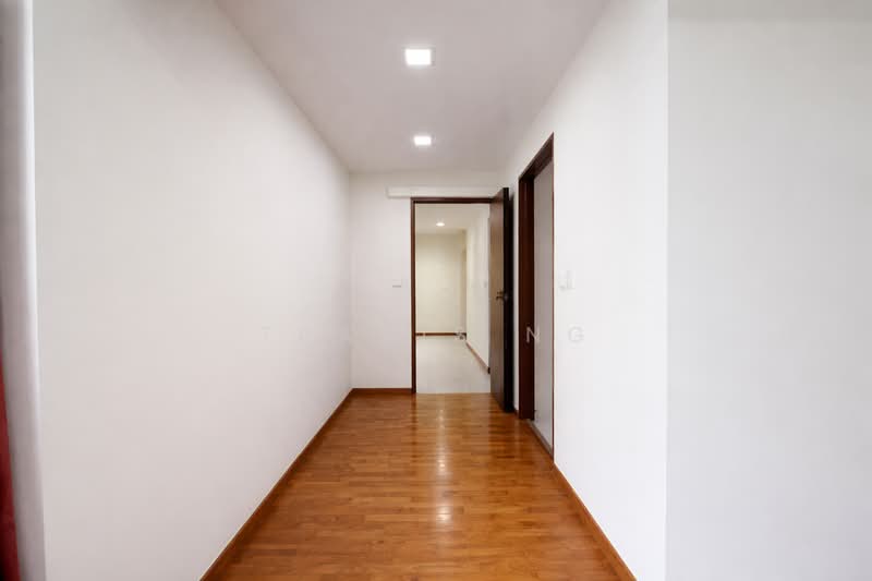 303C Punggol Central, 303C Punggol Central, 3 Bedrooms, 1,001 sqft, HDB Flat For Sale, by Travis Ng, 500106599 - Walkway - PropertyGuru.com.sg