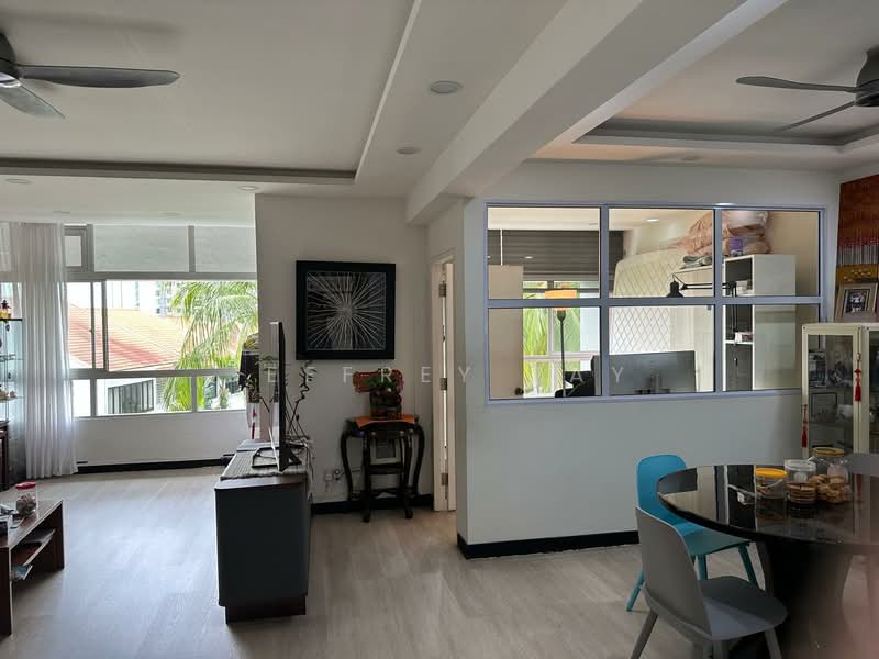 Ridgewood Condominium, 1 Ridgewood Close, 3 Bedrooms, 1,367 sqft, Condominium For Sale, by Jeffrey Tay, 500106601 - Living Room - PropertyGuru.com.sg