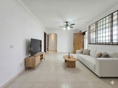 For Sale - 648 Hougang Avenue 8