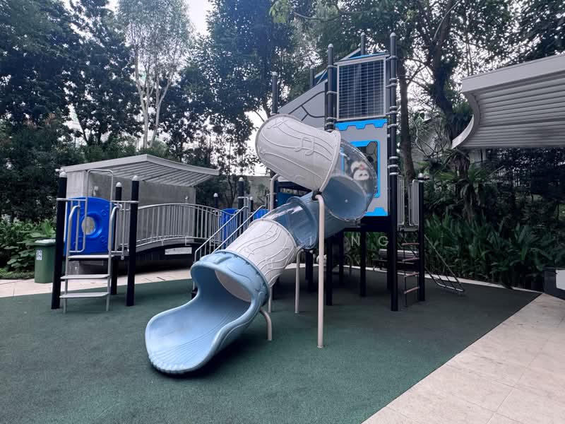 Floridian, 977 Bukit Timah Road, 2 Bedrooms, 904 sqft, Condominium For Sale, by Yee Wei Ng, 500106625 - Exterior - PropertyGuru.com.sg